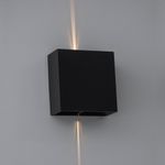 arandela-nordecor-dron-led-bivolt-preta-3000k-luz-amarela-4