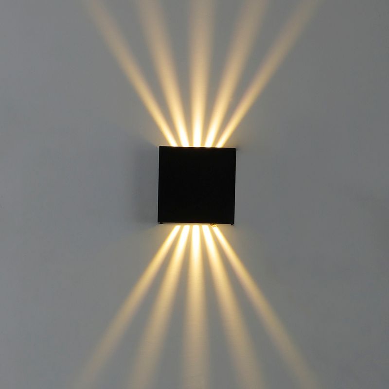 arandela-nordecor-moniu-10w-led-bivolt-preta-3000k-luz-amarela-2