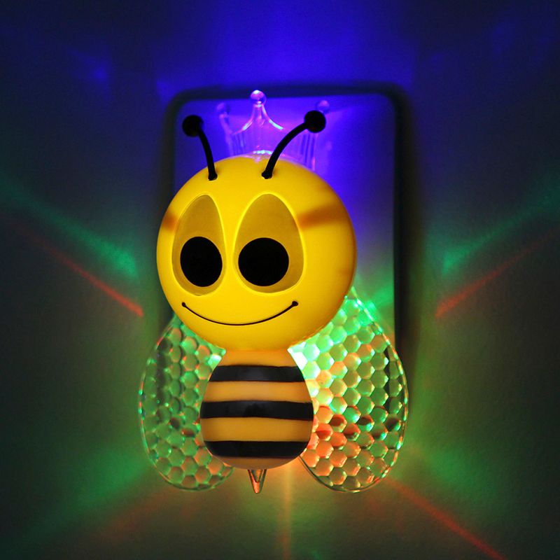 luz-noturna-taschibra-led-bee-com-sensor-com-controle-da-luz-0-5w-bivolt-amarela-2.jpg